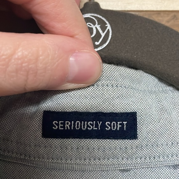 American Eagle Outfitters size XLT Light Gray Button-Down Short Sleeve Shirt - Picture 3 of 8